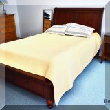 F40. Full sleigh bed with 2 drawers. 52”h 